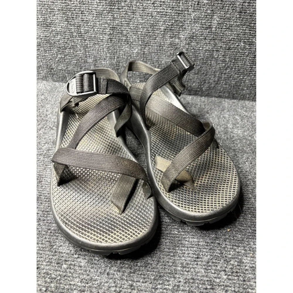 Chaco Z2 Classic Mens Black Sport Sandals Toe Loop Vibram Sole Size 10